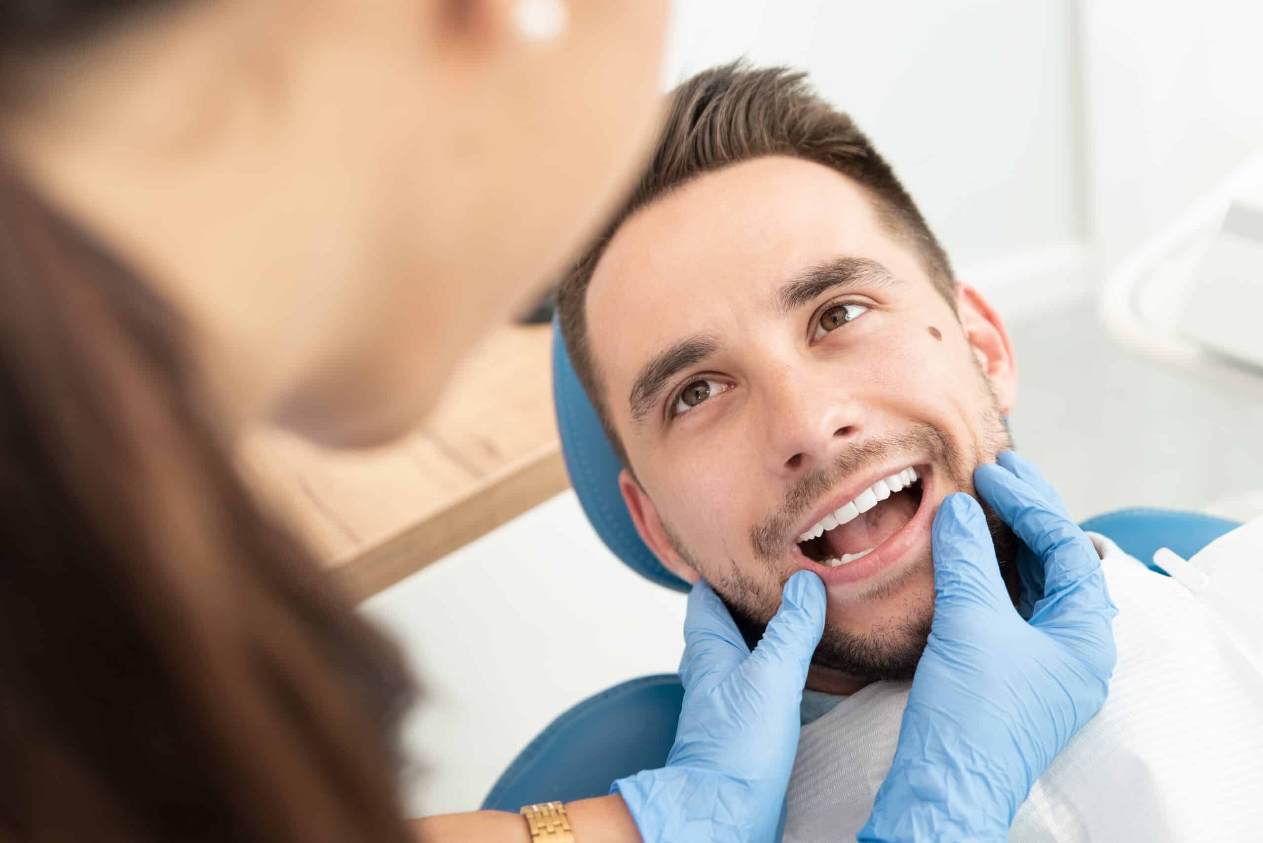 Which Mouthwash Keeps Dentures Fresh? Find Out Here! - suztg7g